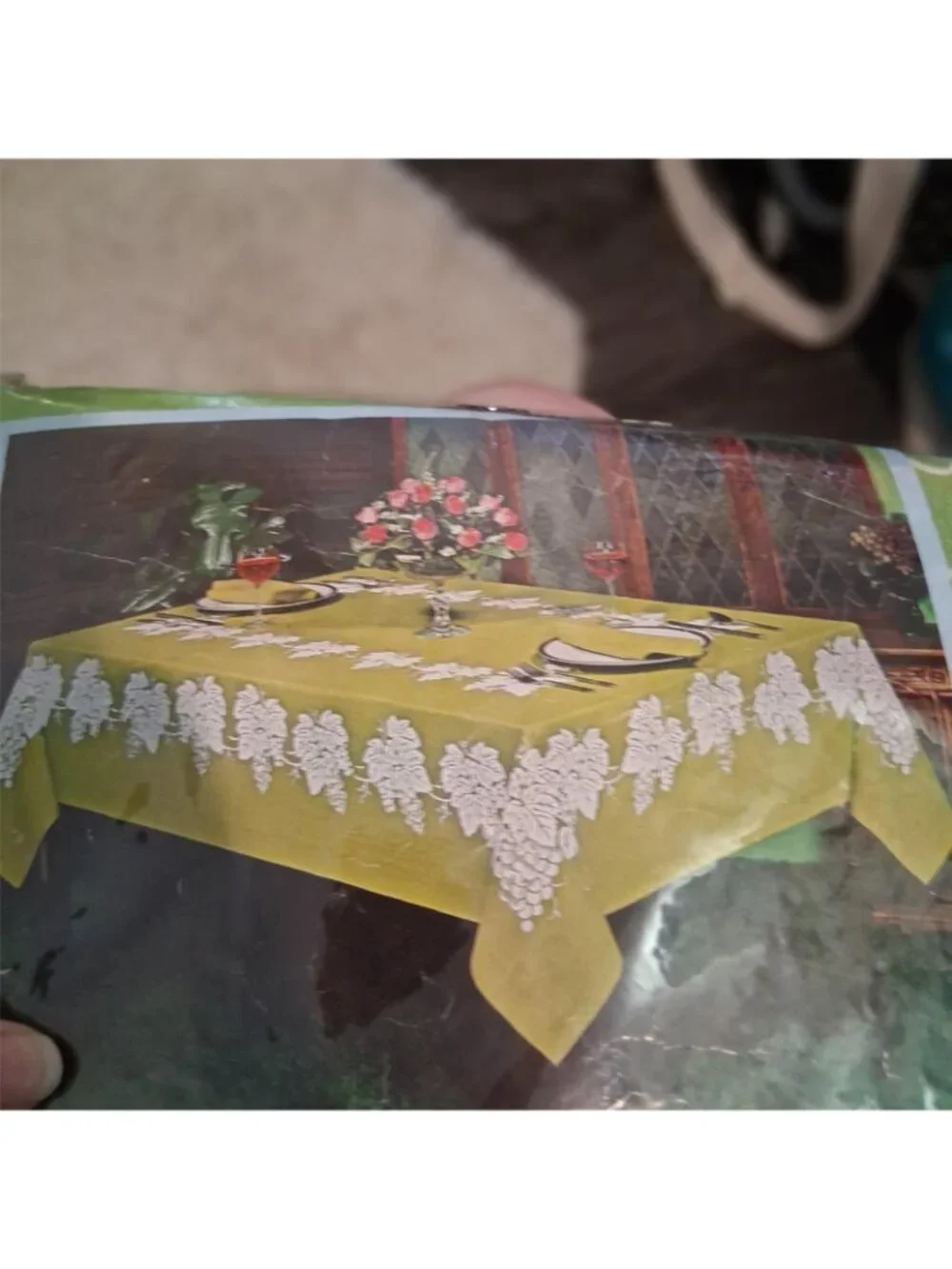 Vintage new in package Arbor tablecloth USA green flocked leaf vine 52x70 oblong